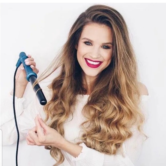 NuMe Other - ⭐SOLD!⭐ NuMe Curling Iron Wand Black